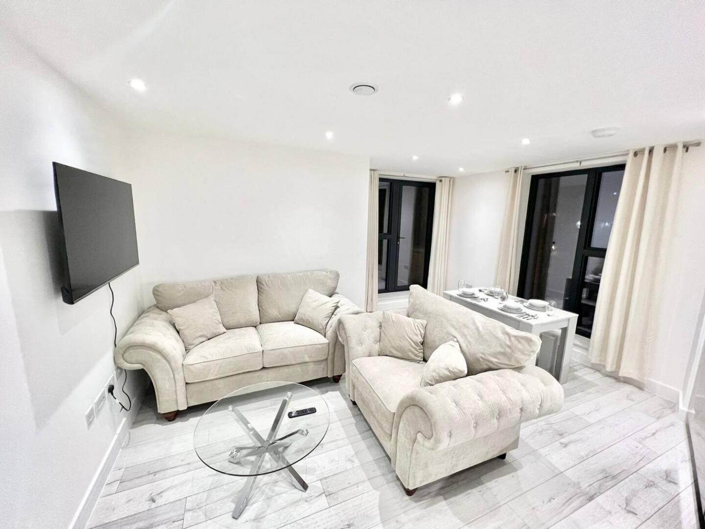 Queens Luxury Apartments Wembley Stadium - لندن المظهر الخارجي الصورة